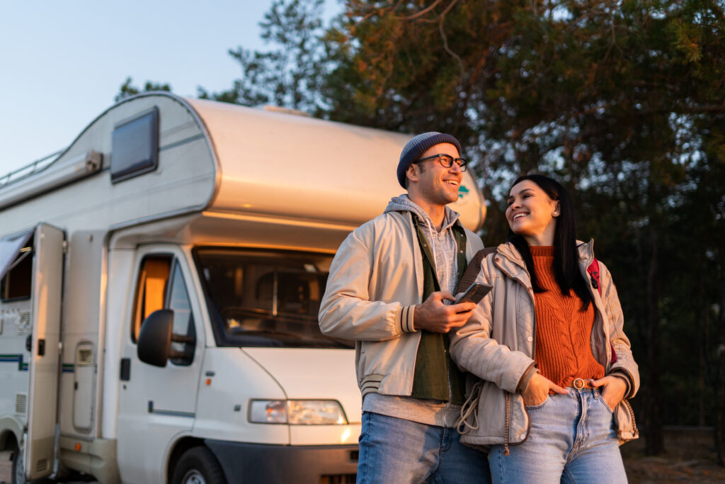 camping car couple