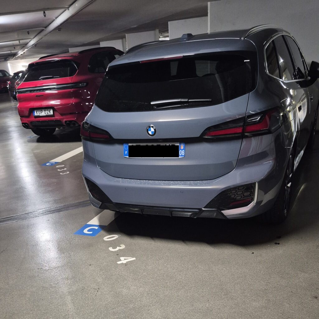bmw 5 hidden.jpg
